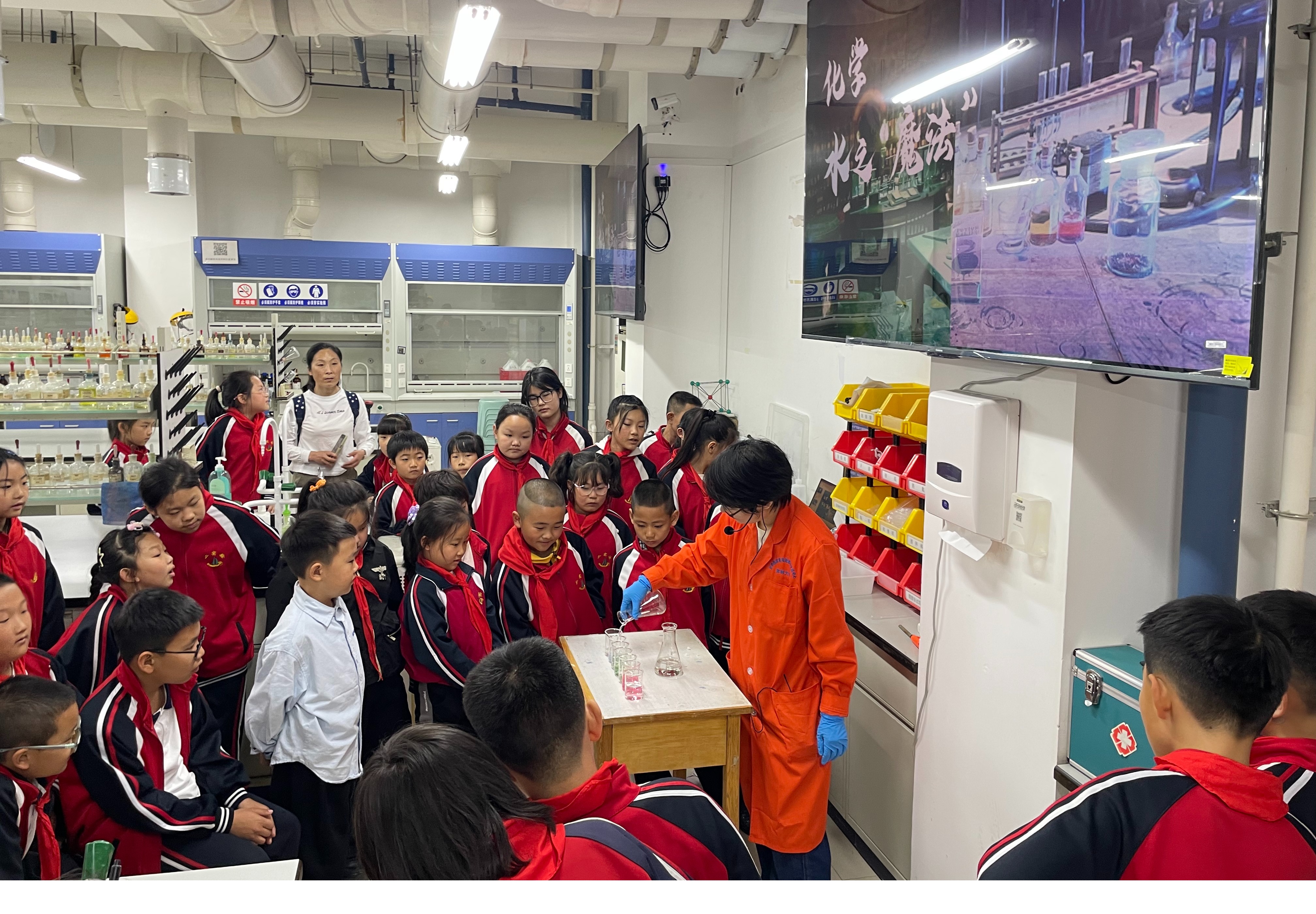 银娱优越会入口7176111开展科普研学活动，激发少年科学梦想